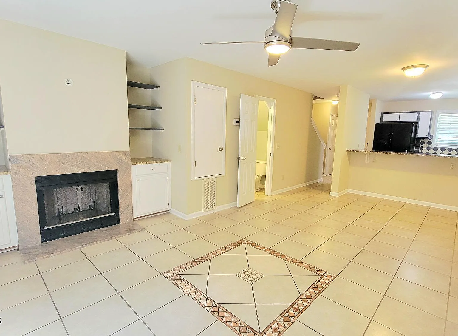 2 bed, 1.5 bath, $1,500 — Photo 2