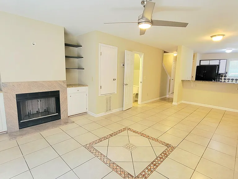 5116 Lamppost Cir — Photo 2