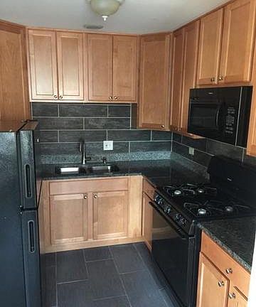 5th image of 1038 Troost Ave APT 3N
