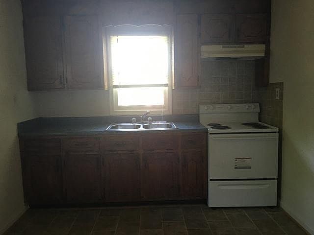 2nd image of 270 Autumn Ln