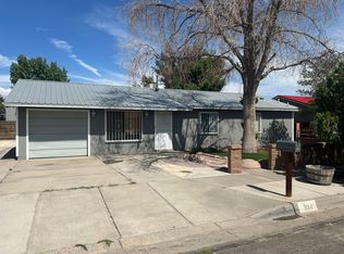 904 Sunridge Rd SW, Albuquerque, NM 87121