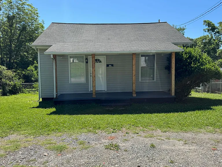 107 S Inman Ave — Photo 1