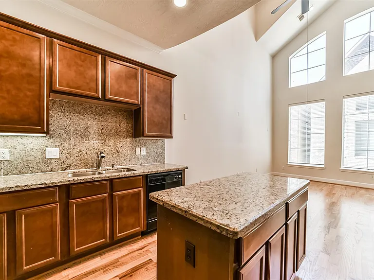 1117 Saint Agnes St #E — Photo 18
