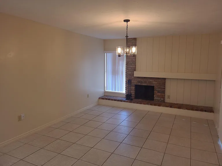4273 Eastwood Dr — Photo 7