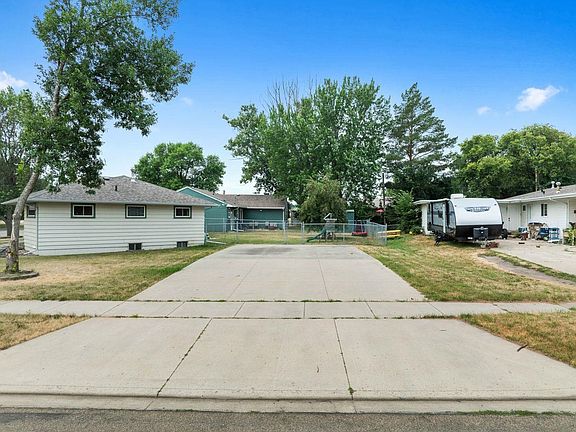 5th image of 506 18th Ave SW