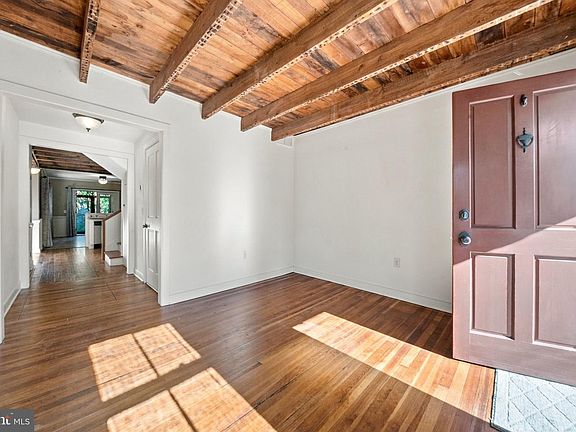 5th image of 204 S Water St