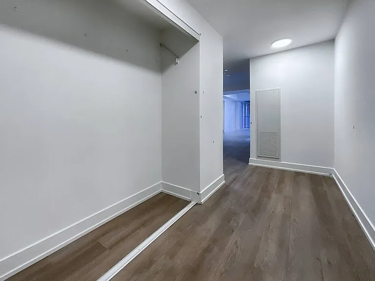 308 Jarvis St — Photo 21