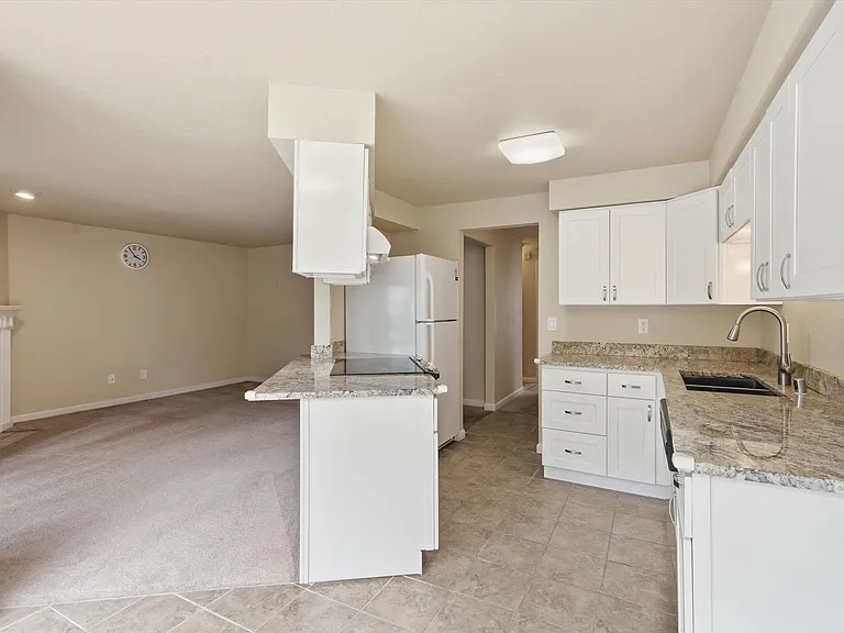 16419 Spruce Way #F3 — Photo 9