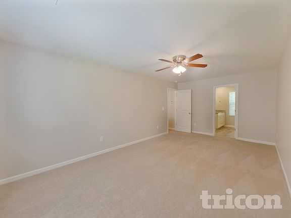 5th image of 820 Caper St