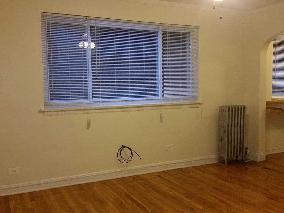 1st image of 1528 W Pratt Blvd APT 208