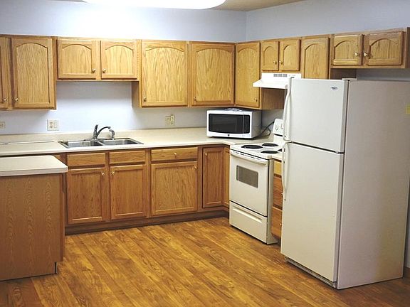 2nd image of 4035 Oakfield Dr
