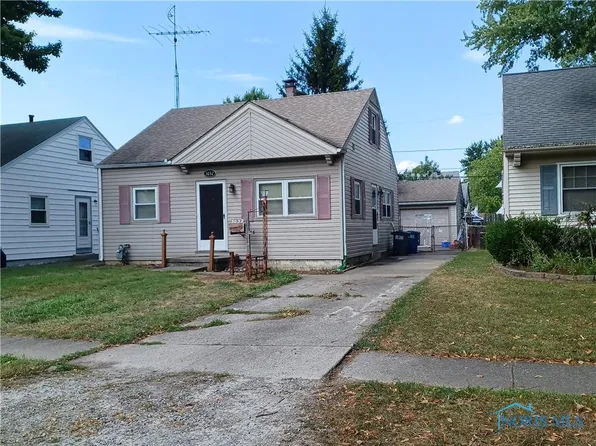 3032 Maeterlinck Ave, Toledo, OH 43614