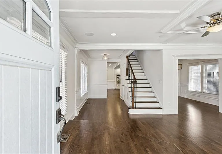 546 Highland Ave NE — Photo 9
