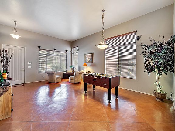 4th image of 4292 N Sunset Cliff Dr