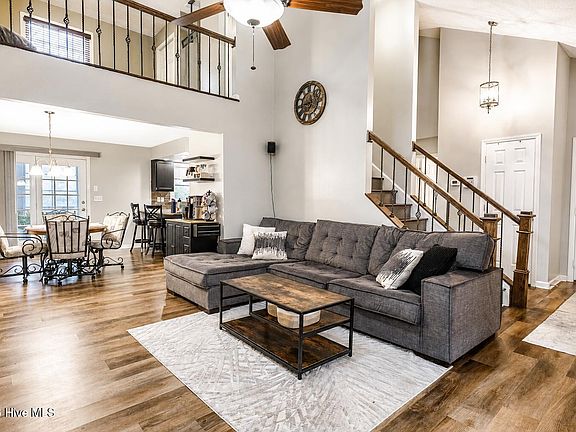 3rd image of 101 Laforet Court