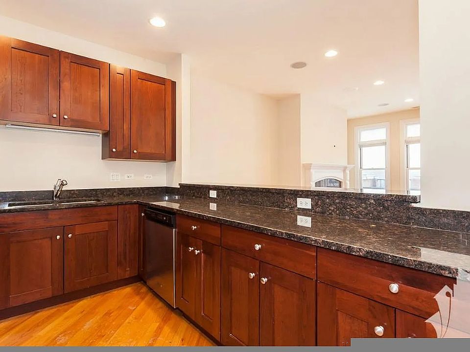 1st image of 3829 N Southport Ave #22