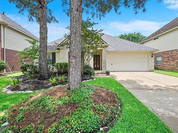 2nd image of 15510 Valley Creek Dr