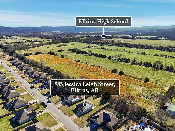 5th image of 983 Jessica Leigh St