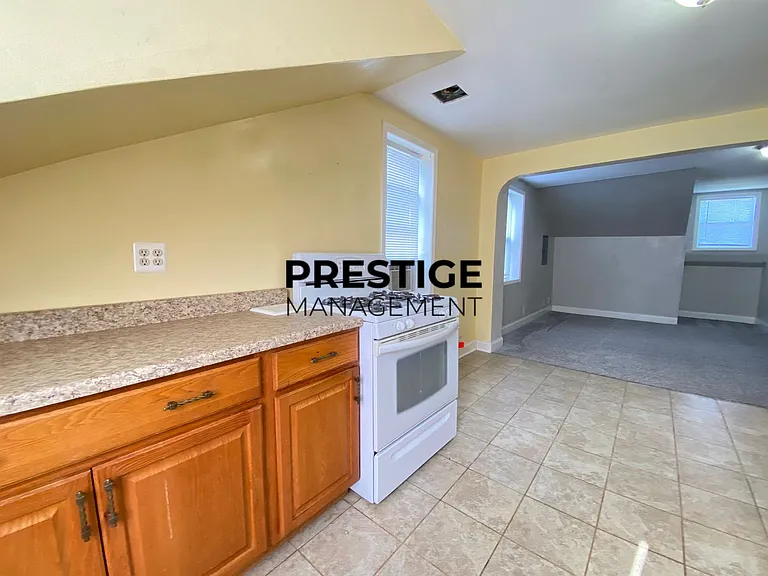 7709 W Taft St #3 — Photo 5