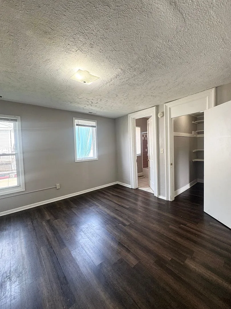 1911 Park Ave — Photo 1