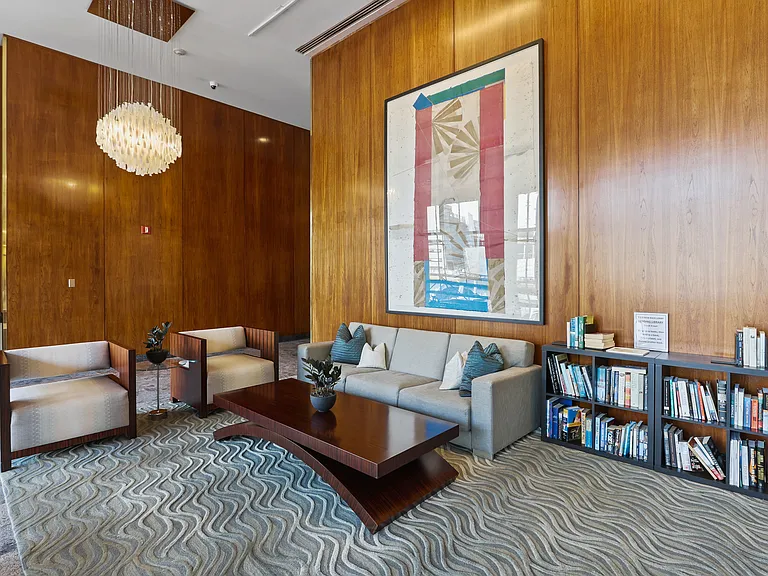 65 E India Row #19D — Photo 28