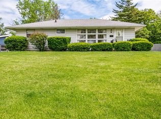 28 Sand Creek Cir, Decatur, IL 62521