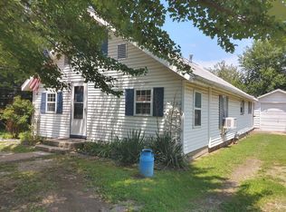 1702 Heagon St, Lamar, MO 64759