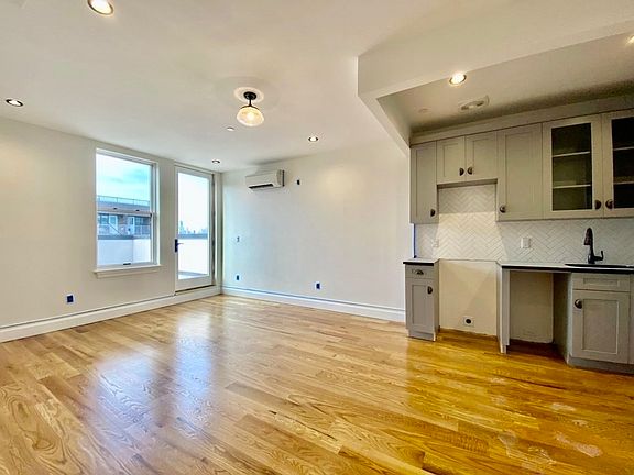 2nd image of 232 Tompkins Ave #F1
