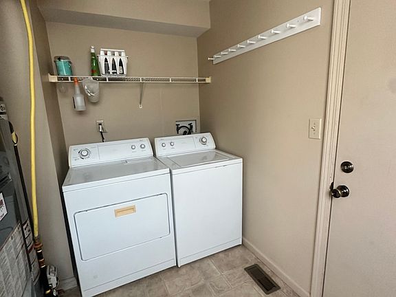 4th image of 4352 McClellan Ln