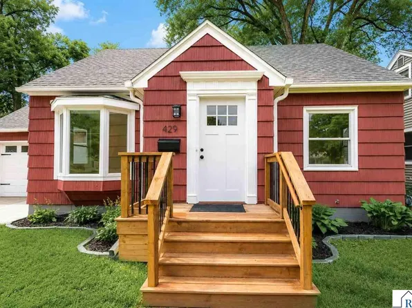 429 Tyler Ave, North Mankato, MN 56003