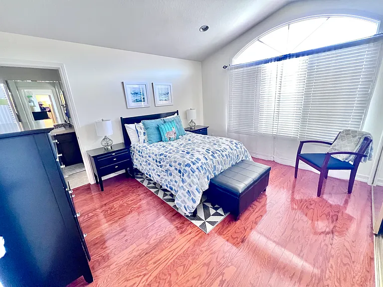 12828 Harwick Ln — Photo 34