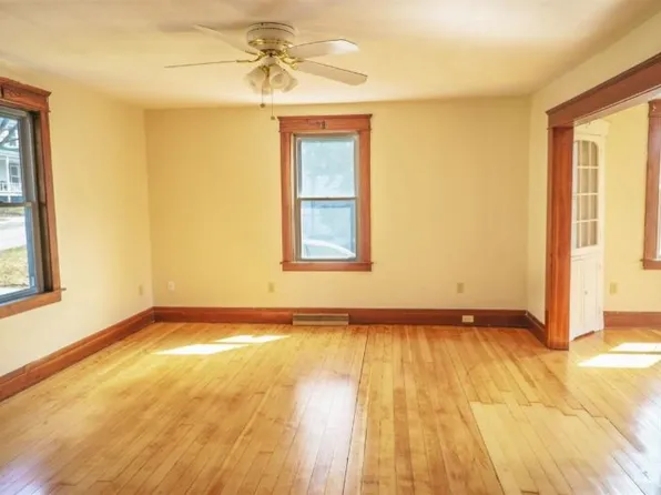 10 Brainerd St, Saint Albans, VT 05478