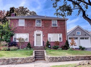 26 Glen Dr, Providence, RI 02906