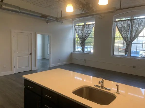 24 Amity St APT 104, Cohoes, NY 12047