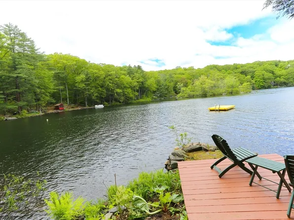 14 Cormack Rd, Sturbridge, MA 01566