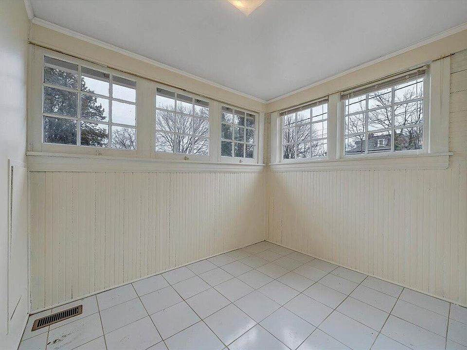 28th image of this home