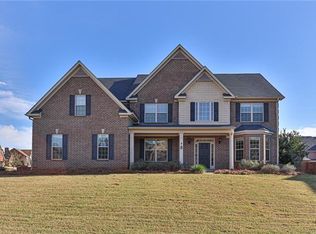 19 Honor Dr, Fort Mitchell, AL 36856