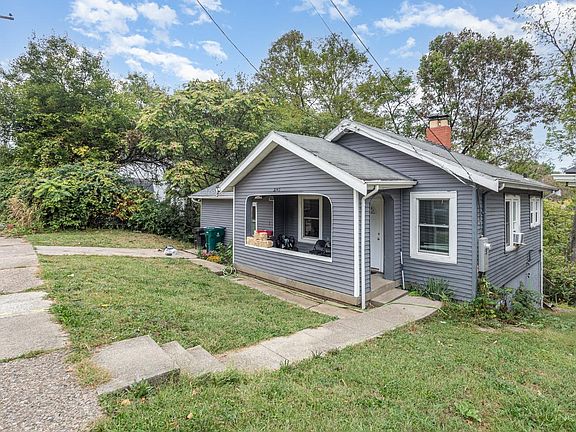 3rd image of 3340 Cavanaugh Ave