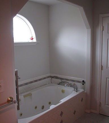 Master Bath Jacuzzi Tub