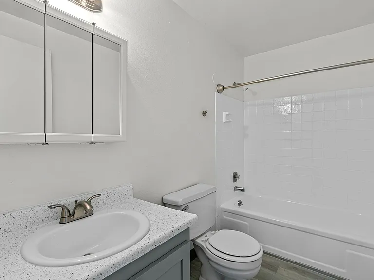 Cedar Green Apartments — Photo 13