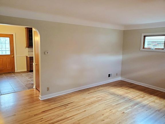 3rd image of 4553 45th Ave S