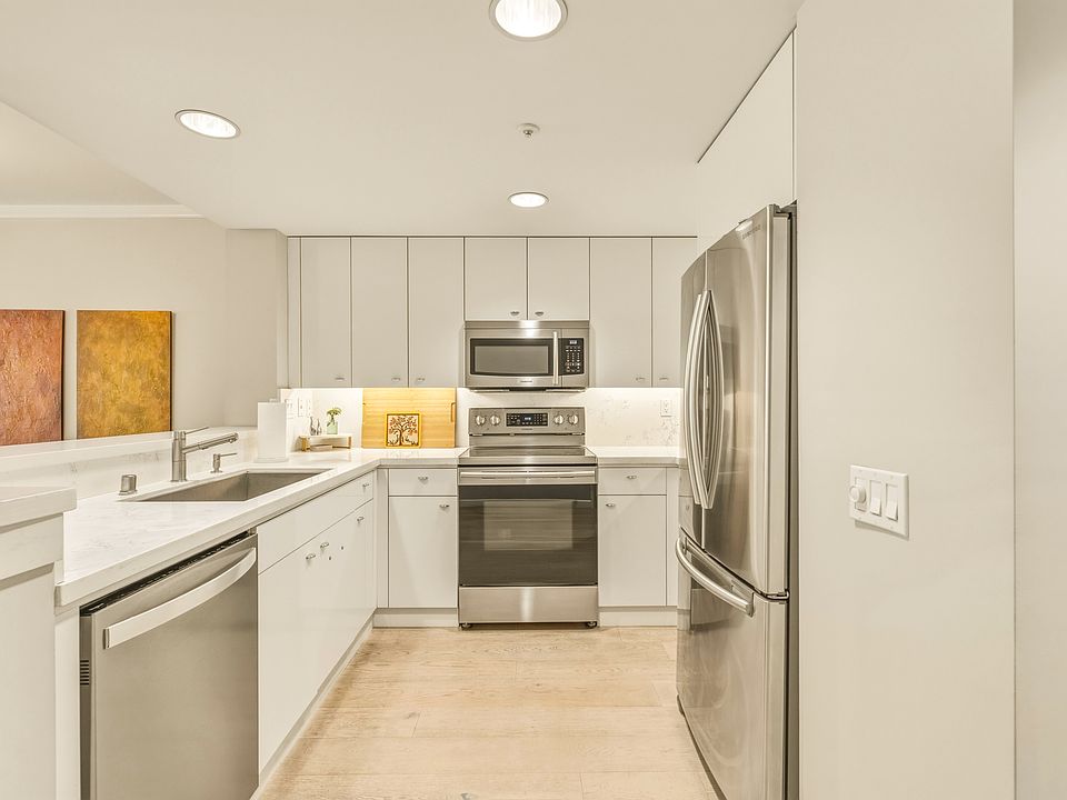 1st image of 403 Main St APT 316N