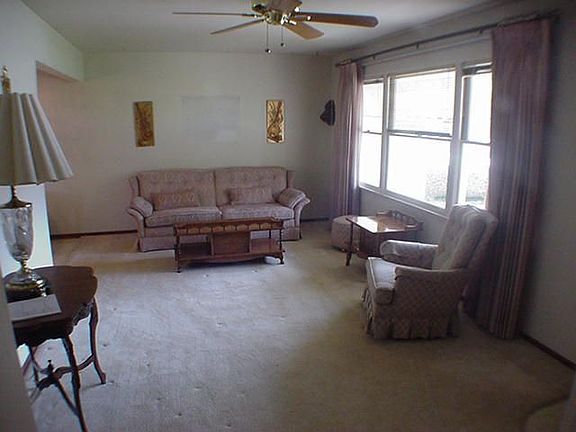 5th image of 817 E Harvard Pl