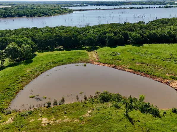 195 Smith Ranch Rd, Tioga, TX 76271