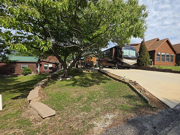 2nd image of 175 Cedar Glade Drive