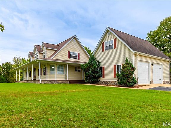 3rd image of 24155 Red Oak Rd