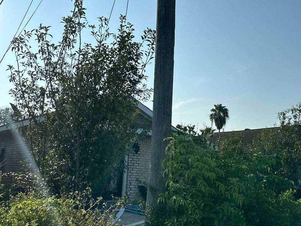 2nd image of 1740 Flanders St