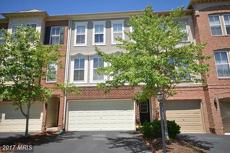 1st image of 42524 Regal Wood Dr