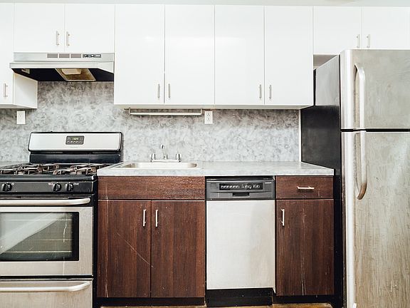 4th image of 296 Harman St APT 1L