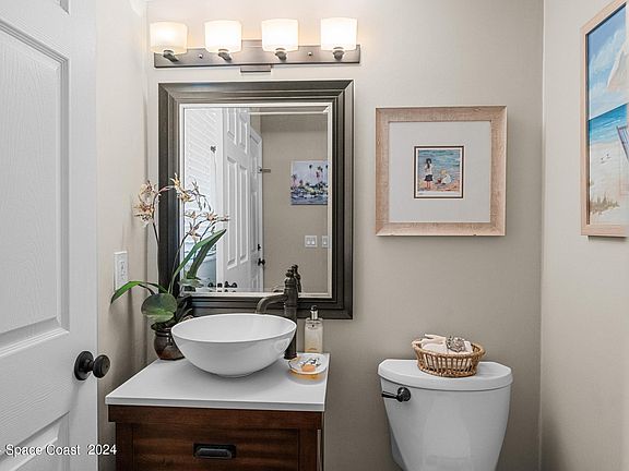 5th image of 612 N Seaport Blvd #210